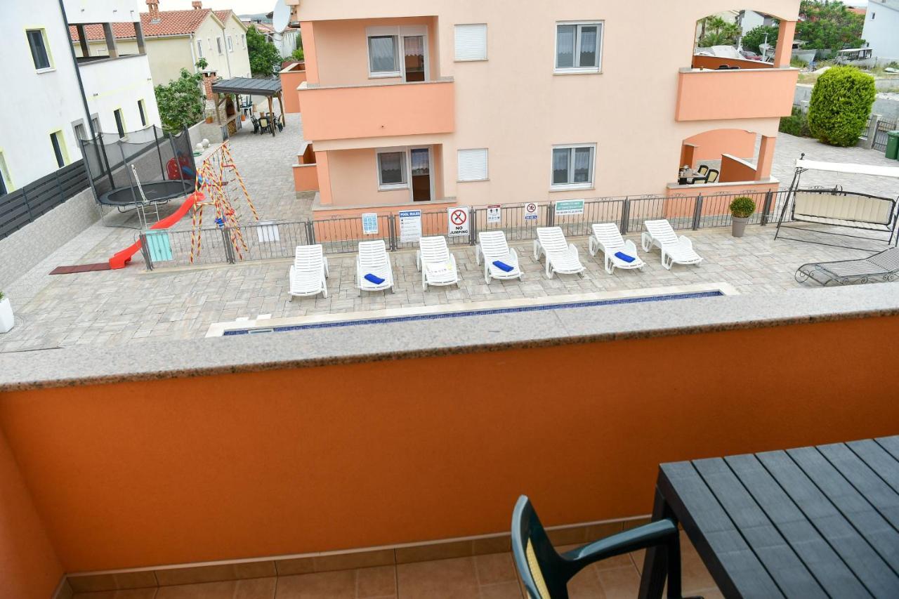 Apartments Villa Lucky Vir Exterior foto