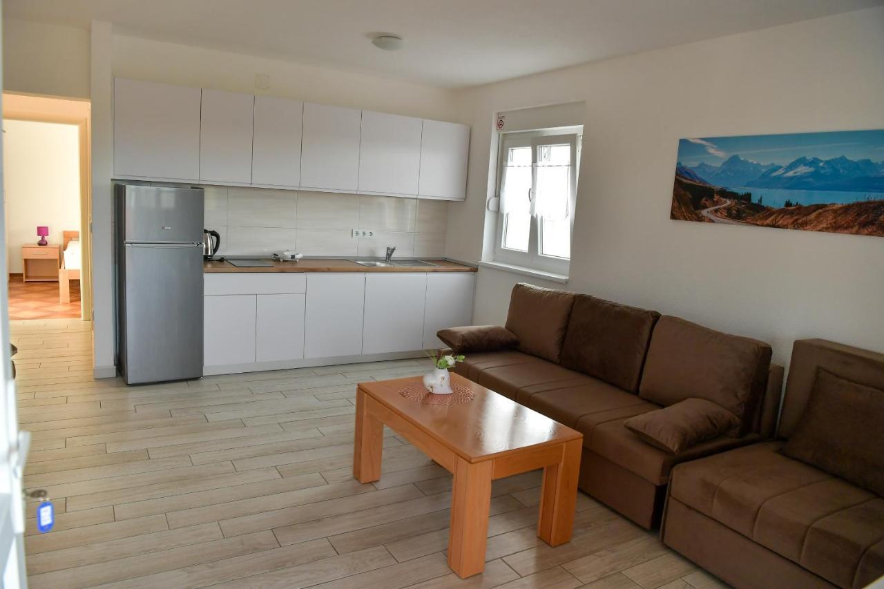 Apartments Villa Lucky Vir Exterior foto